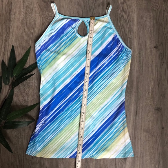 Via Moda Keyhole Cutout Tank - Picture 5 of 5